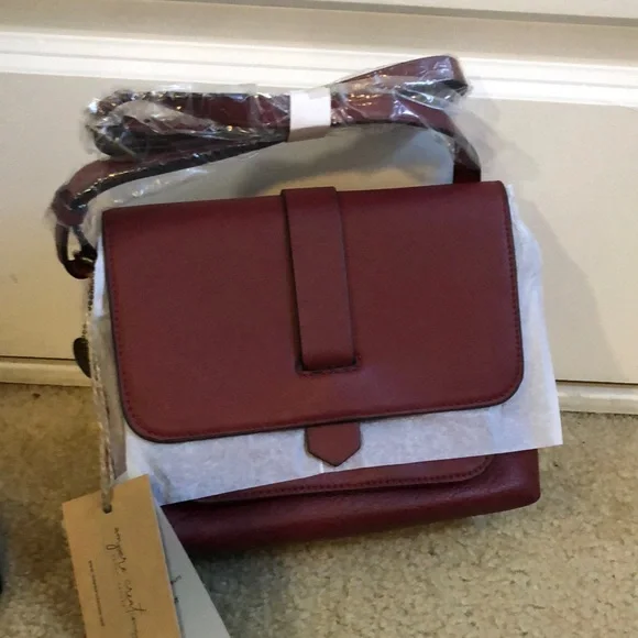 Sophisticated Brown and Red Crossbody Bag - Picture 3 of 14